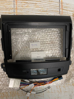 Переходная рамка Mitsubishi Outlander 2 CW0W (2005-2013) / Citroen C-Crosser 1 (2007-2013) / Peugeot 4007 (2007-2012) Тип-B (9") Текстурная